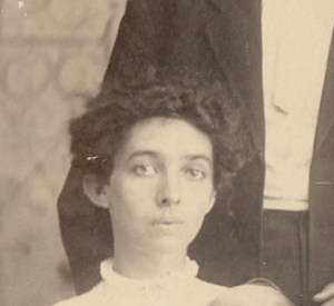 Iva Compton Pratt - about 1909